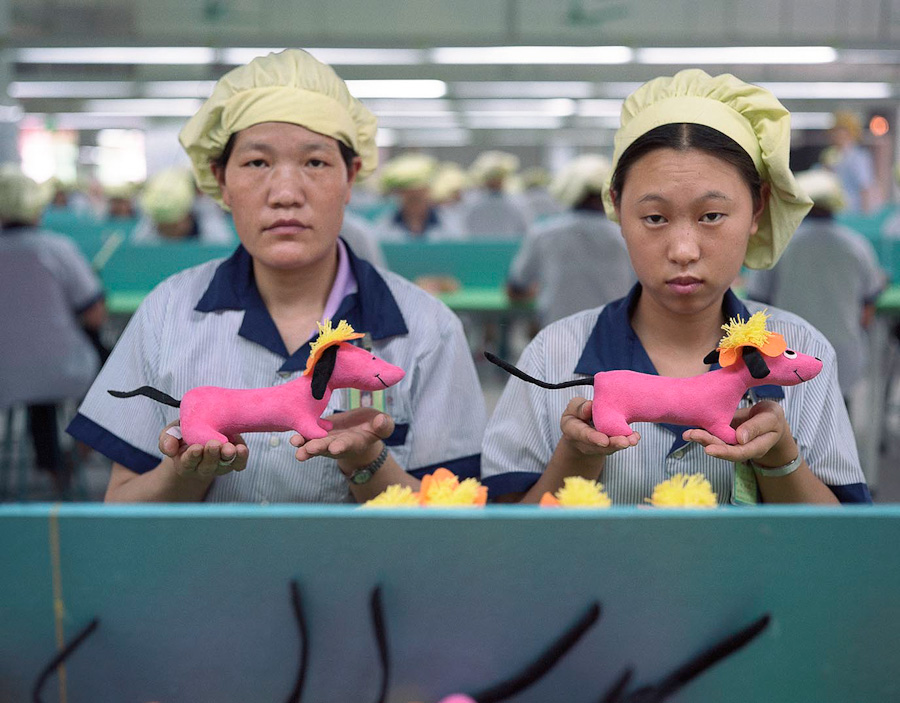 A pack of headless bodies? These images do a great job of stirring the ignorant souls 14095617282491 chinese factory workers toys 03 A pack of headless bodies? These images do a great job of stirring the ignorant souls