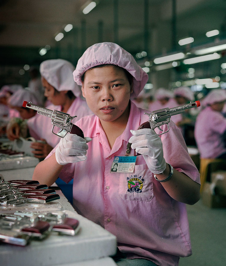 A pack of headless bodies? These images do a great job of stirring the ignorant souls 1409561728592 chinese factory workers toys 05 A pack of headless bodies? These images do a great job of stirring the ignorant souls