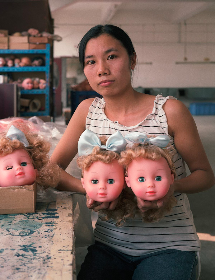 A pack of headless bodies? These images do a great job of stirring the ignorant souls 14095617292932 chinese factory workers toys 07 A pack of headless bodies? These images do a great job of stirring the ignorant souls
