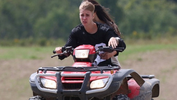 Justin Bieber Arrested, Selena Gomez Found along image6 Justin Bieber Arrested, Selena Gomez Found along
